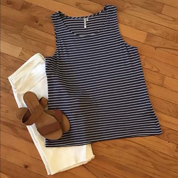 Banana Republic Tops - BANANA REPUBLIC LINEN BLEND SLEEVELESS TANK NAVY WHITE STRIPE